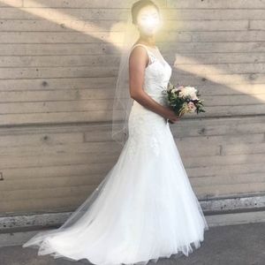 Used David's Bridal Wedding Dress